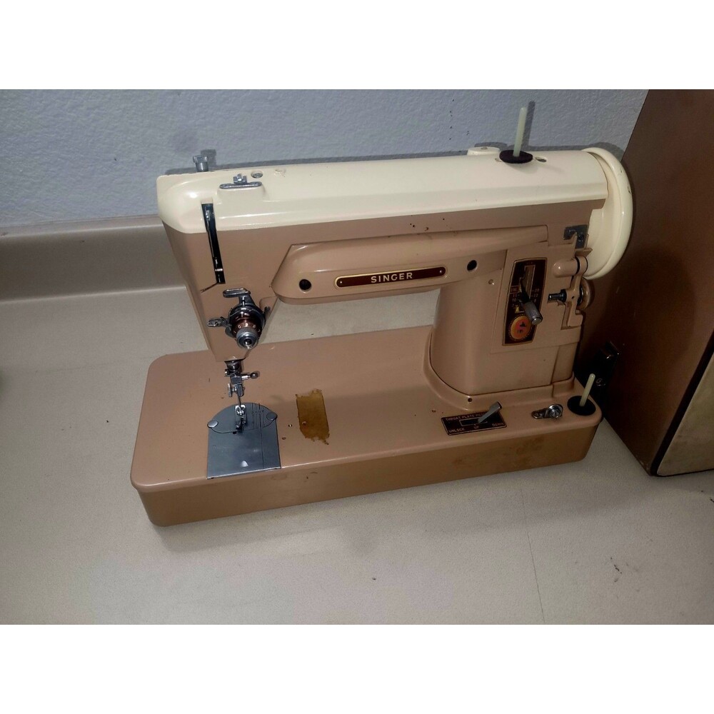 Vintage Singer 404 Slant Needle Sewing Machine Pedal Case Slant Drive 1958-1960